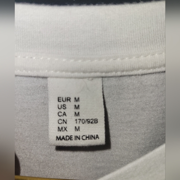 Women's medium blouse - Picture 3 of 3